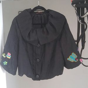 Cropped black jacket
